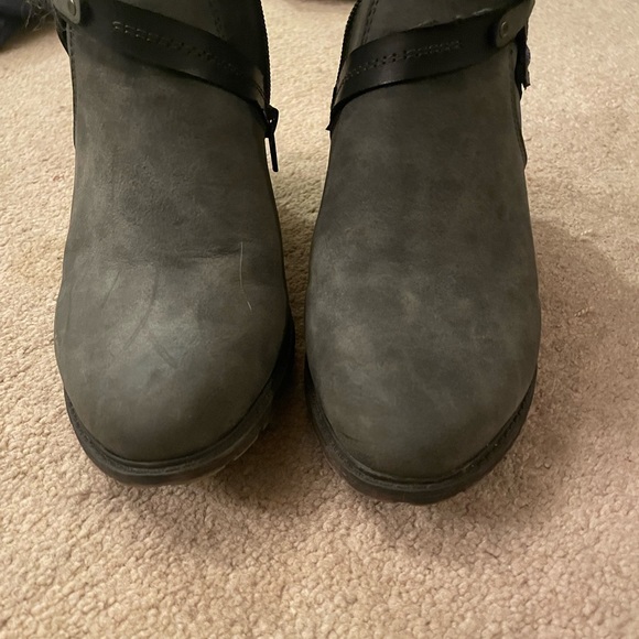 Rieker grey lined boots with 2 inch heels. EUC size 38 …….SOLD - Picture 4 of 5